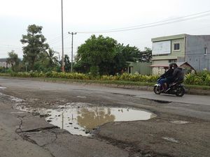 Tak Ada Dana, Pemkot Minta Bantuan PUPR Perbaiki Jalan Berlubang di Cilegon