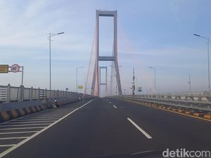 Listrik di Madura Tambah Daya, Jalur Motor Suramadu akan Ditutup 6 Bulan Listrik di Madura Tambah Daya, Jalur Motor Suramadu akan Ditutup 6 Bulan