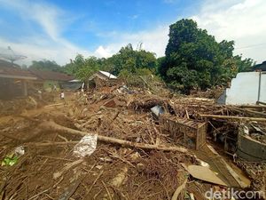 Banjir Bandang Terjang Pati, Warga Menangis: Kayak Tsunami Kecil