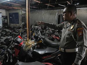 Melihat Kuburan Motor Sitaan di Cikarang
