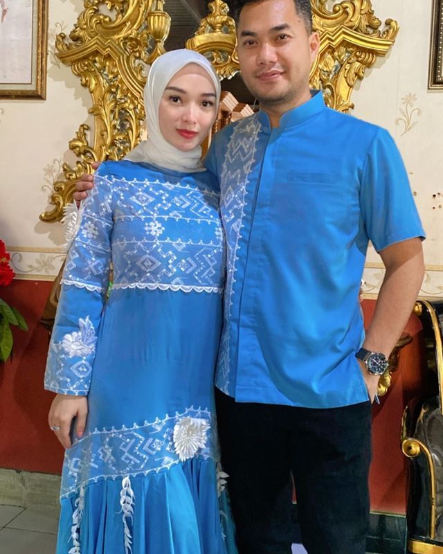Potret Kemesraan Zaskia Gotik dan Suami
