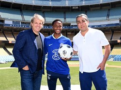 Kok Bisa Sih Chelsea Belanja Gila-gilaan?