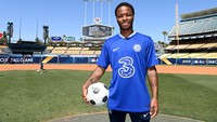 Raheem Sterling digaji Chelsea 30 Pounds per detik atau setara Rp 533 ribu, 1.845 Pounds per jam atau setara Rp 32,8 juta (Chelsea FC via Getty Images/Darren Walsh)