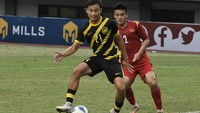 Di pertandingan lainnya, kekalahan Vietnam dari Malaysia pada babak semifinal Piala AFF U-19 2022 juga menjadi sorotan publik Indonesia. ANTARA FOTO/Fakhri Hermansyah.