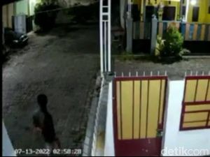 Warga Perumahan di Probolinggo Diteror Maling Keliling Komplek Bawa Celurit Warga Perumahan di Probolinggo Diteror Maling Keliling Komplek Bawa Celurit