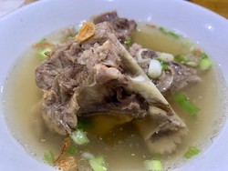 Resep Sop Tulang Kambing yang Bening Gurih Kaldunya