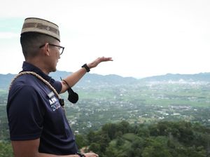 Cerita Sandiaga Pesawatnya sempat Batal Landing di Mamuju Akibat Cuaca Buruk Cerita Sandiaga Pesawatnya sempat Batal Landing di Mamuju Akibat Cuaca Buruk