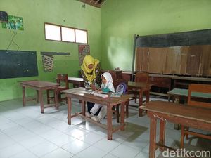 SDN 1 Ngrogung Hanya Dapat Satu Siswa, Begini Cara Belajarnya