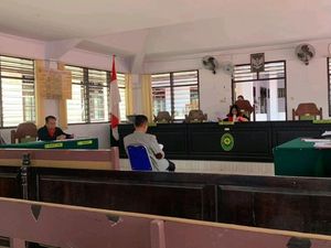 Hakim Tolak Praperadilan 2 Tersangka Peredaran Kayu Ilegal di Sulut Hakim Tolak Praperadilan 2 Tersangka Peredaran Kayu Ilegal di Sulut