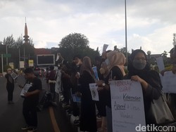 Tolak Pengukuran Lahan Wadas, Massa Demo di Depan Tugu Muda Semarang