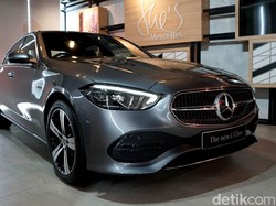 Terpesona dengan Dua Sedan Mercedes-Benz C-Class Terbaru
