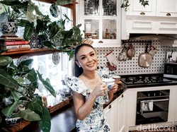 ABG SCBD Salah Tebak Usia Yuni Shara, Dikira Seumuran