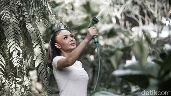 Potret Yuni Shara yang Makin Matang