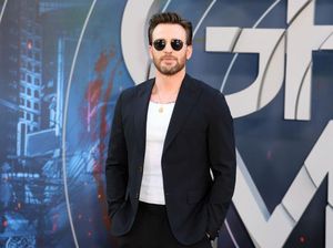 Chris Evans Konfirmasi Pacaran dengan Alba Baptista Chris Evans Konfirmasi Pacaran dengan Alba Baptista