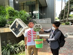 ICW Protes Sidang Etik Lili Gugur, Beri Balsem Anti-Masuk Angin ke Dewas