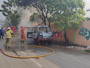 Angkot di Jakbar Hangus Terbakar, Tak Ada Korban