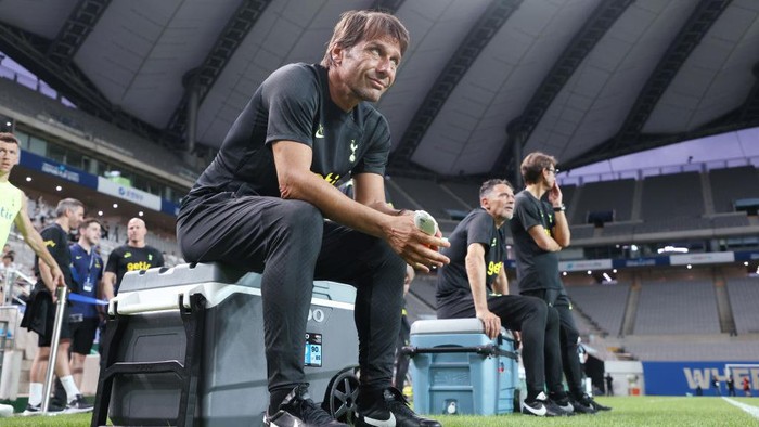 SEOUL, SOUTH KOREA - JULY 11: Antonio Conte, head coach of Tottenham Hotspur during the Tottenham Hotspur training session at Seoul World Cup Stadium on July 11, 2022 in Seoul, South Korea. (Photo by Tottenham Hotspur FC/Tottenham Hotspur FC via Getty Images)