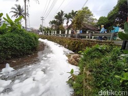 Sungai Gandekan Magelang Diduga Tercemar, Polisi Ambil Sampel Air