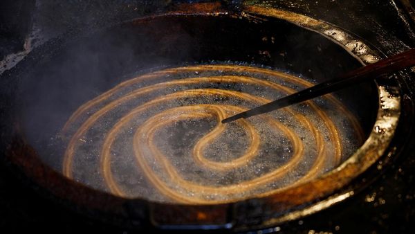 Renyahnya Churro, Cemilan Hangat Teman Nonton Festival San Fermin