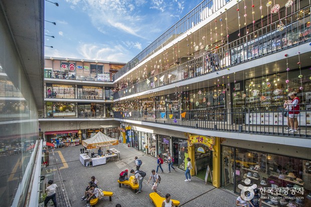 Ilustrasi Insadong / Foto : english.visitkorea.or.kr Ilustrasi Insadong