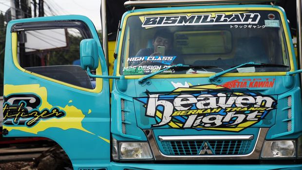ilustrasi lukisan truk ilustrasi lukisan truk