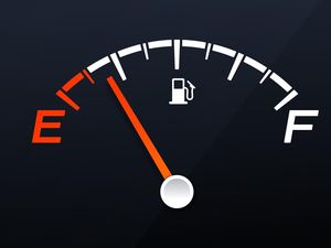 Bukan Empty, Ini Arti Sebenarnya Huruf E pada Panel BBM Mobil dan Motor