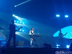 Kemeriahan LEXICONCERT di Surabaya, Isyana Naik Reog