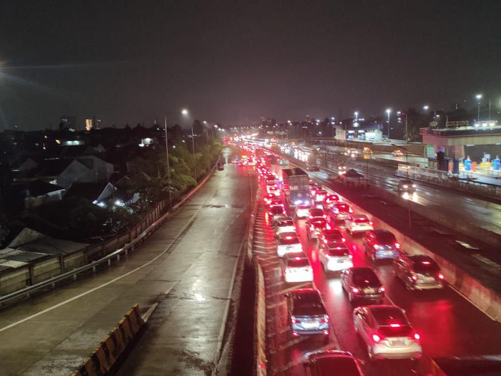 Menguak Masalah di Balik Tol BSD Langganan Banjir Menguak Masalah di Balik Tol BSD Langganan Banjir