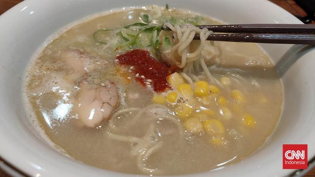 Little Tokyo di kawasan Blok M, Melawai, Jakarta Selatan menawarkan suasana Tokyo, Jepang lengkap dengan sajian khasnya. Kunjungan ke sejumlah tempat makan bakal membawa Anda pada pengalaman bersantap ala warga lokal Jepang.