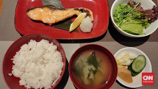 Little Tokyo di kawasan Blok M, Melawai, Jakarta Selatan menawarkan suasana Tokyo, Jepang lengkap dengan sajian khasnya. Kunjungan ke sejumlah tempat makan bakal membawa Anda pada pengalaman bersantap ala warga lokal Jepang.