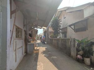 Pemotor Nyelonong Acara Tahlilan di Jaksel Sempat Dipukuli Warga Pemotor Nyelonong Acara Tahlilan di Jaksel Sempat Dipukuli Warga