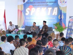 Kapolres Sukoharjo Bagikan Tips Tangkal Radikalisme ke Siswa SMA CT ARSA