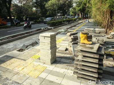 Menengok Progres Revitalisasi Trotoar di Jalan Pattimura Jaksel