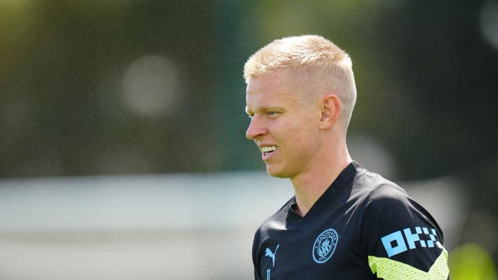 MANCHESTER, ENGLAND - JULY 13:  Oleksamdr Zinchenko of Manchester City is seen during training at Manchester City Academy Stadium on July 13, 2022 in Manchester, England. (Photo by Tom Flathers/Manchester City FC via Getty Images)