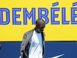 Dembele Memang Maunya Bertahan di Barcelona