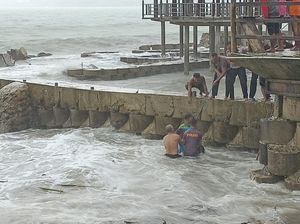 Pemancing di Ambon Tewas Terseret Ombak Pantai Passo Larier Pemancing di Ambon Tewas Terseret Ombak Pantai Passo Larier