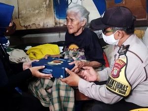 Pembagian 11 Ton Rendang Kurban untuk Warga Jakarta