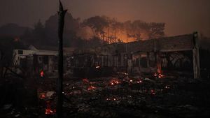 Foto Kebakaran Hutan di Prancis yang Meluas, 10.000 Jiwa Dievakuasi