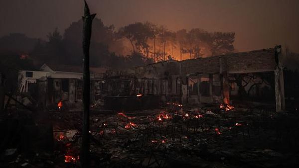 Foto Kebakaran Hutan di Prancis yang Meluas, 10.000 Jiwa Dievakuasi