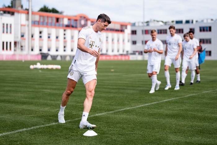 MUNICH, GERMANY - JULY 13: Robert Lewandowski of FC Bayern Muenchen during a training session of FC Bayern München at Saebener Strasse training ground on July 13, 2022 in Munich, Germany. (Photo by S. Mellar/FC Bayern via Getty Images)