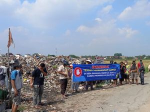 Warga Sawahan Boyolali Protes Sampah Menggunung di TPS Warga Sawahan Boyolali Protes Sampah Menggunung di TPS