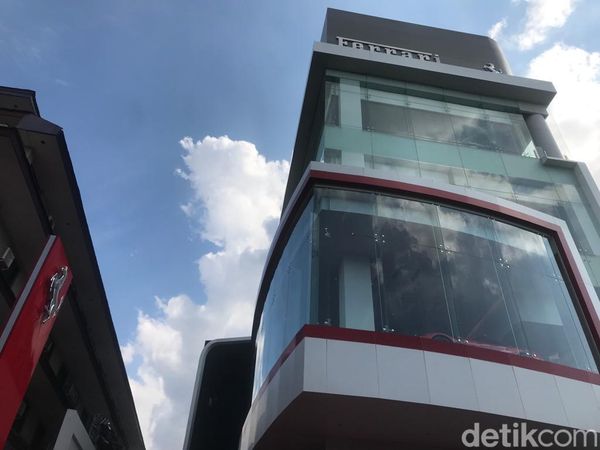 Markas Baru Ferrari di Indonesia Kini Ada di Jalan Proklamasi