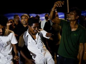 Presiden Sri Lanka Resmi Mundur, Rakyat Merayakan di Jalan-jalan Presiden Sri Lanka Resmi Mundur, Rakyat Merayakan di Jalan-jalan