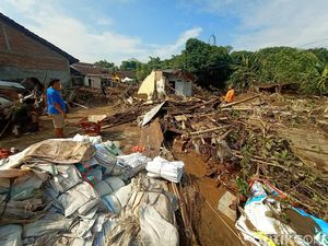 Porak-poranda Desa Bulumanis Kidul Pati Usai Diterjang Banjir Bandang