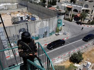 Israel Serang Tepi Barat, 2 Warga Palestina Tewas Israel Serang Tepi Barat, 2 Warga Palestina Tewas