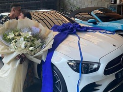 Ekspresi Ussy Sulistiawaty Dapat Hadiah Mewah dari Andhika Pratama