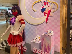 Vans Kolaborasi dengan Sailor Moon, Rilis Koleksi Sepatu Gemas Penuh Warna