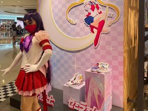 Vans Kolaborasi dengan Sailor Moon, Rilis Koleksi Sepatu Gemas Penuh Warna Vans Kolaborasi dengan Sailor Moon, Rilis Koleksi Sepatu Gemas Penuh Warna