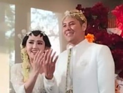 Via Vallen-Chevra Yolandi Pingin Honeymoon ke Inggris, Tapi....