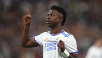 Real Madrid dilaporkan memasukkan klausul pelepasan senilai 1 miliar Euro dalam kontrak baru Vinicius Junior, yang membuatnya terikat sampai 2026. Foto: Getty Images